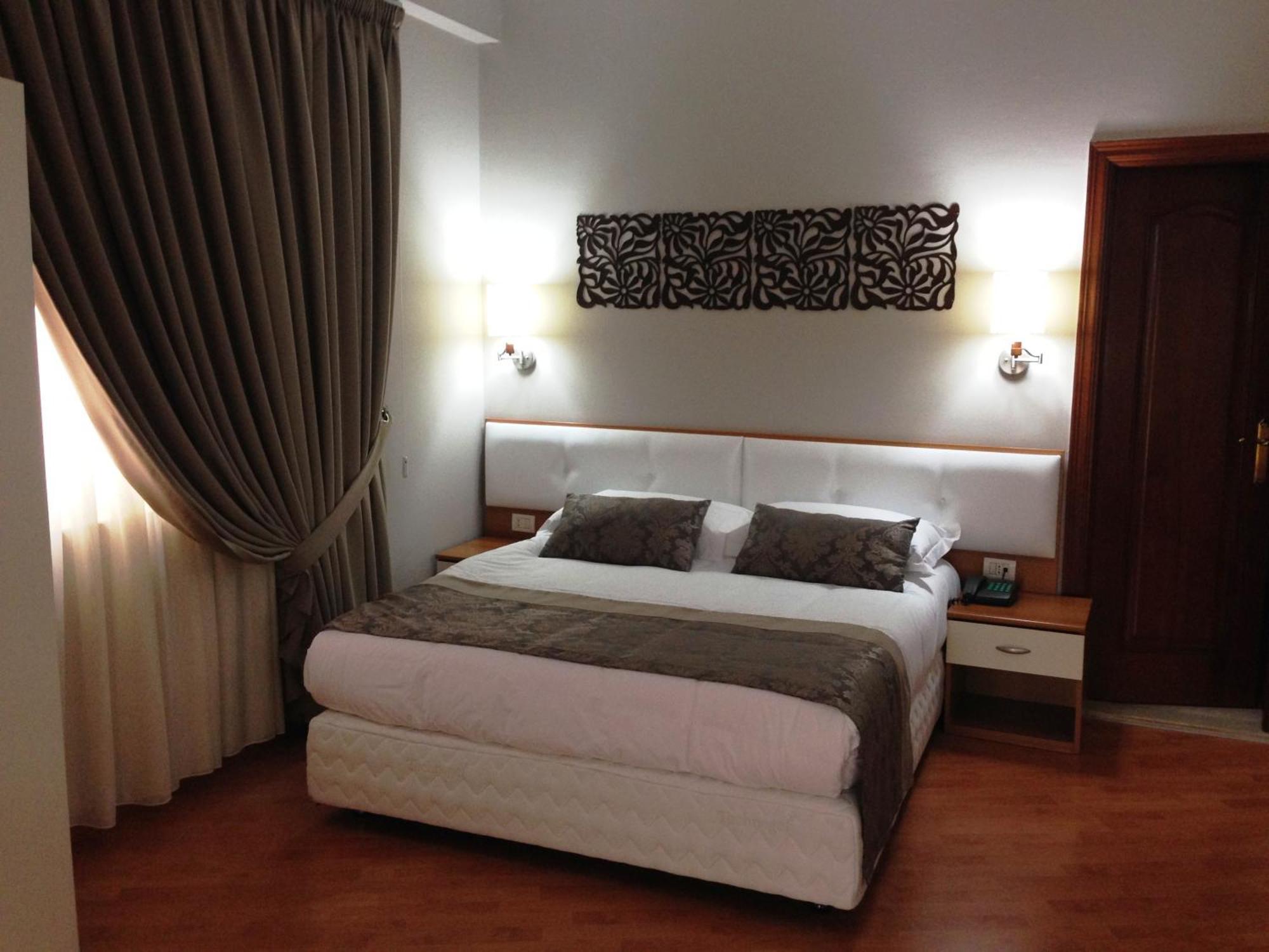 Arvi Hotel 4*