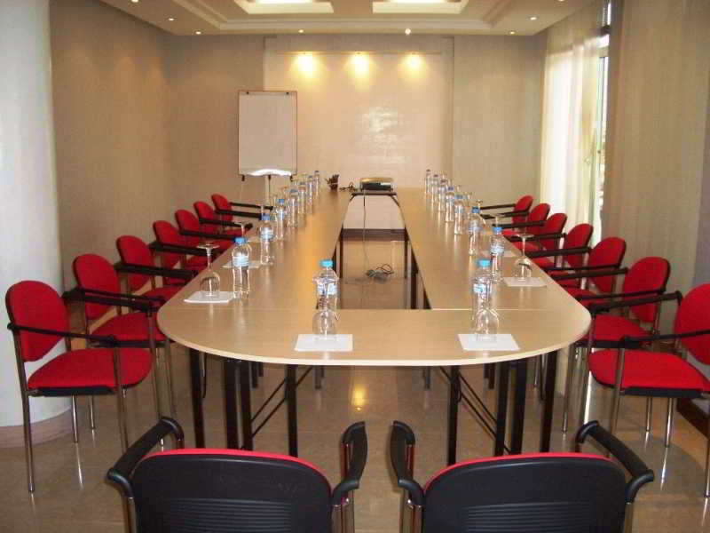 Arvi Hotel 4*