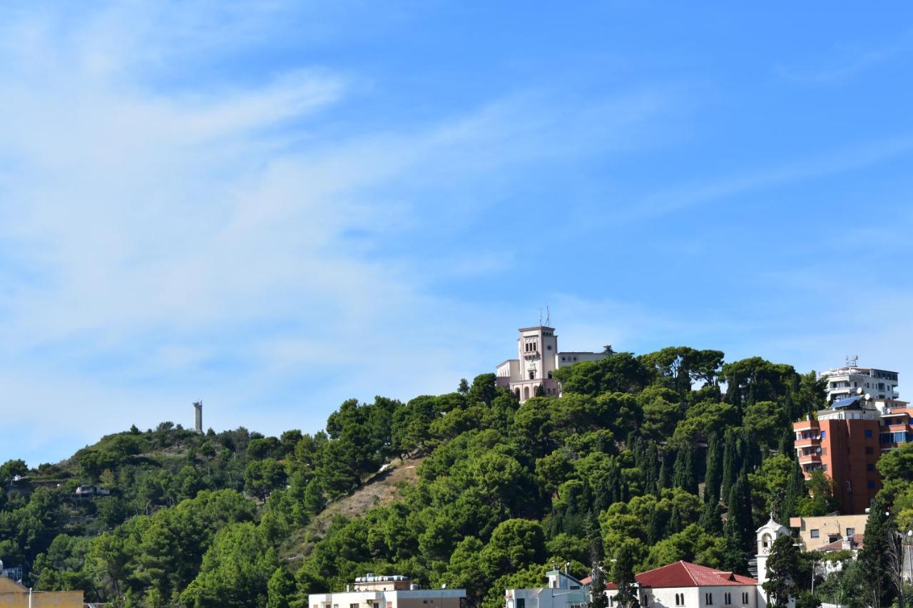 Arvi Hotel