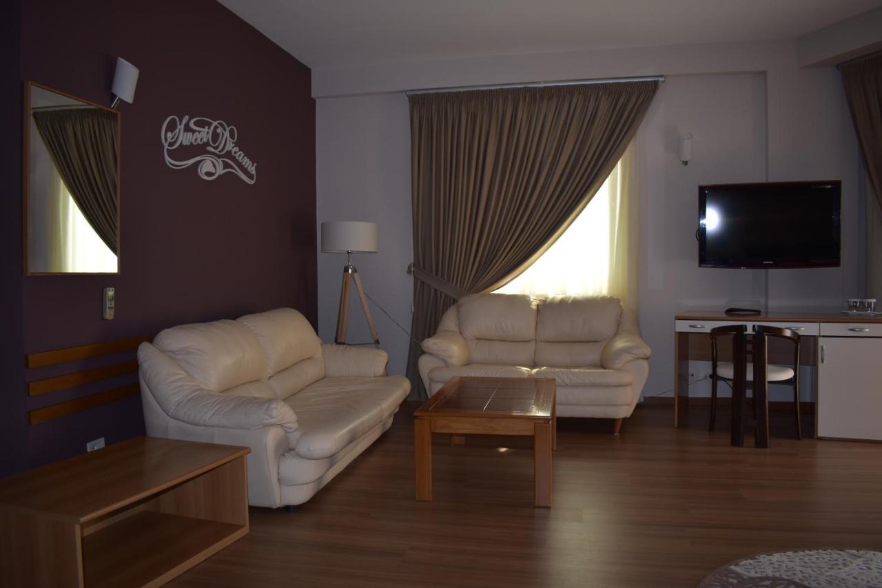 Arvi 4*