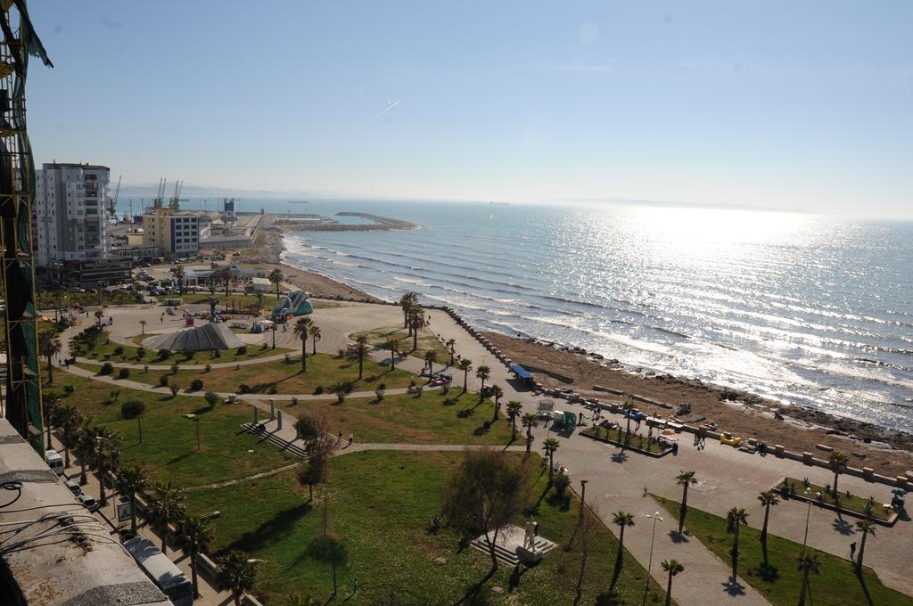 Arvi Hotel